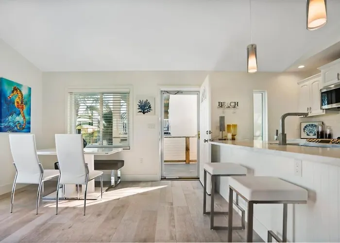 Ocean Views Retreat! Renovated Apt With Beach Bikes!